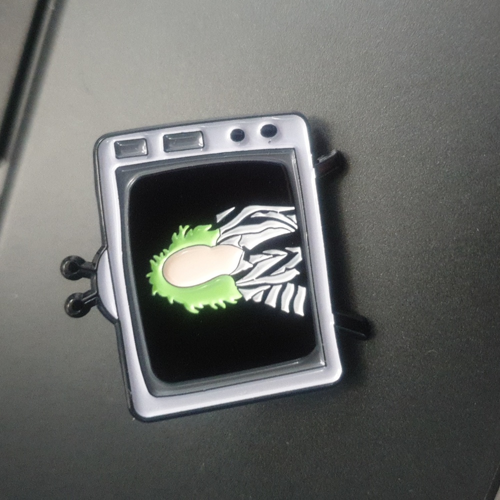 Beetlejuice pin - Picture 2 of 4